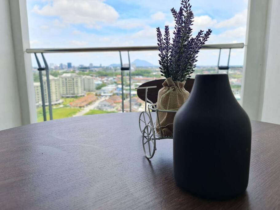 Apartamento Lovely Vivamall City View With 2 Card Lv10 Kuching Exterior foto