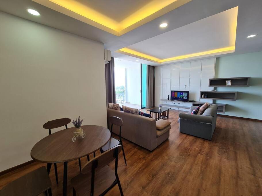 Apartamento Lovely Vivamall City View With 2 Card Lv10 Kuching Exterior foto