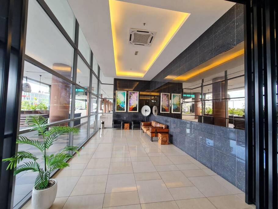 Apartamento Lovely Vivamall City View With 2 Card Lv10 Kuching Exterior foto